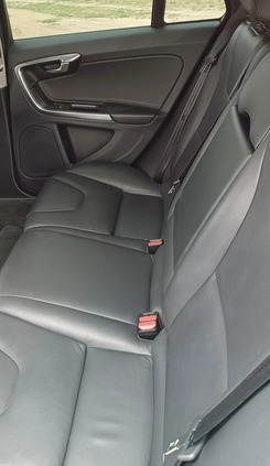 Volvo V60 cena 46500 przebieg: 197000, rok produkcji 2016 z Pyzdry małe 667